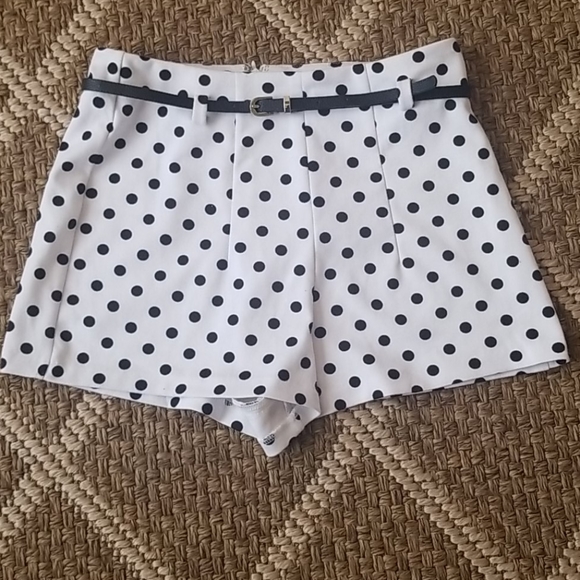 Forever 21 Pants - Polka dot shorts